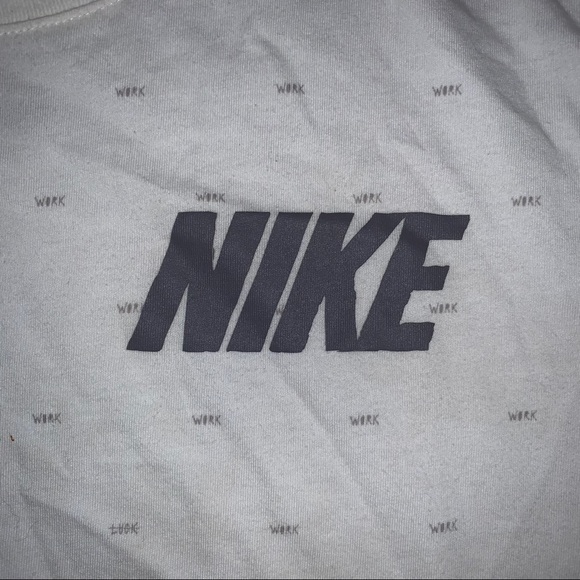 NIKE T-Shirt - Picture 2 of 4